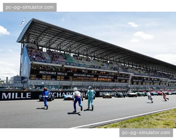 民间赛事“24小时耐力赛”：企业高管、教师、外卖员同场挑战极限